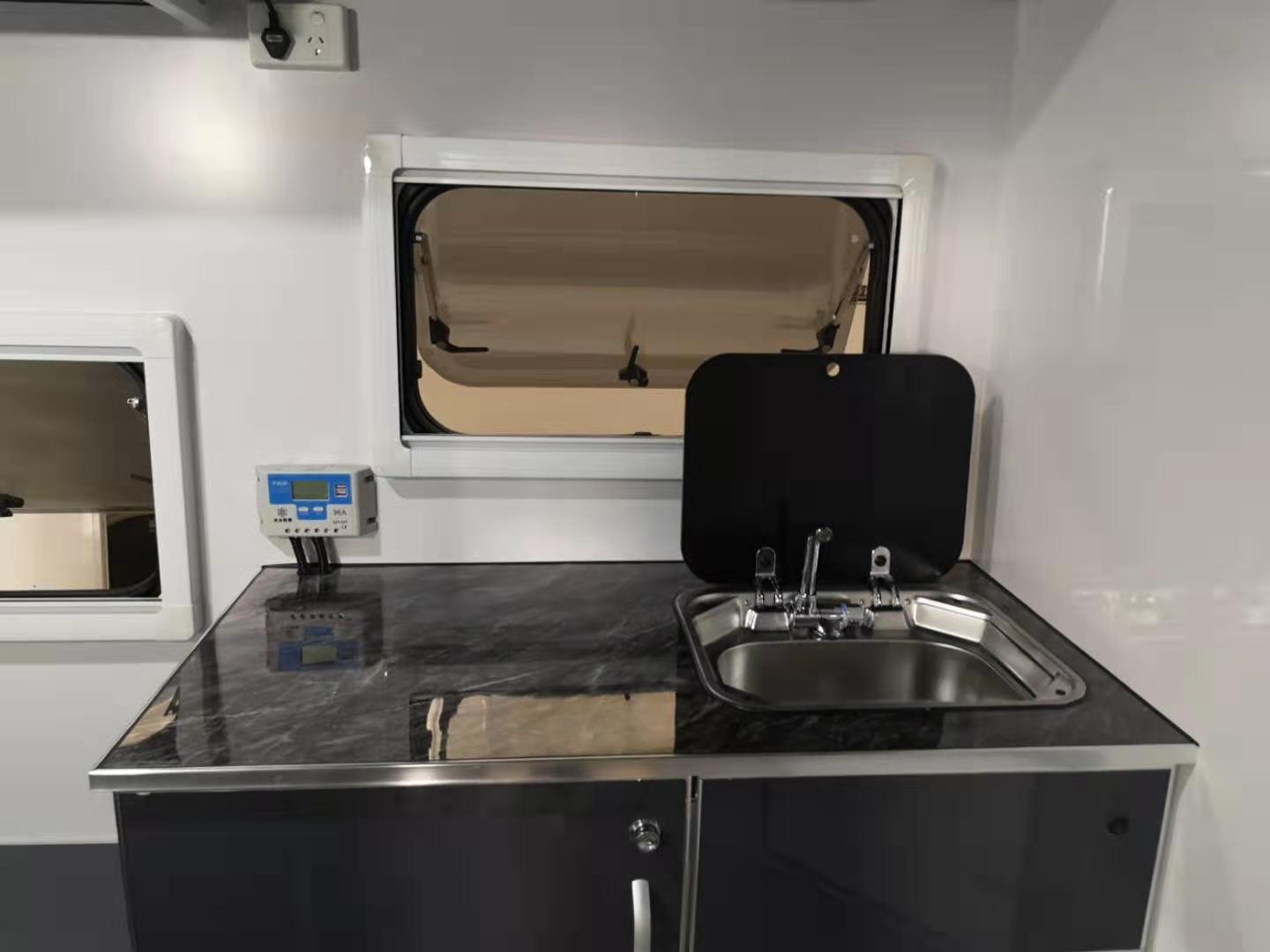 عوامة الحصان المخصصة