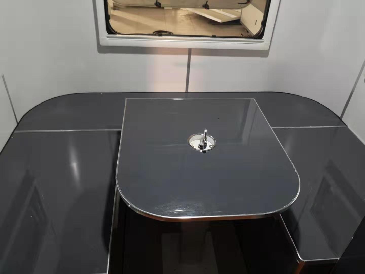 عوامة الحصان المخصصة