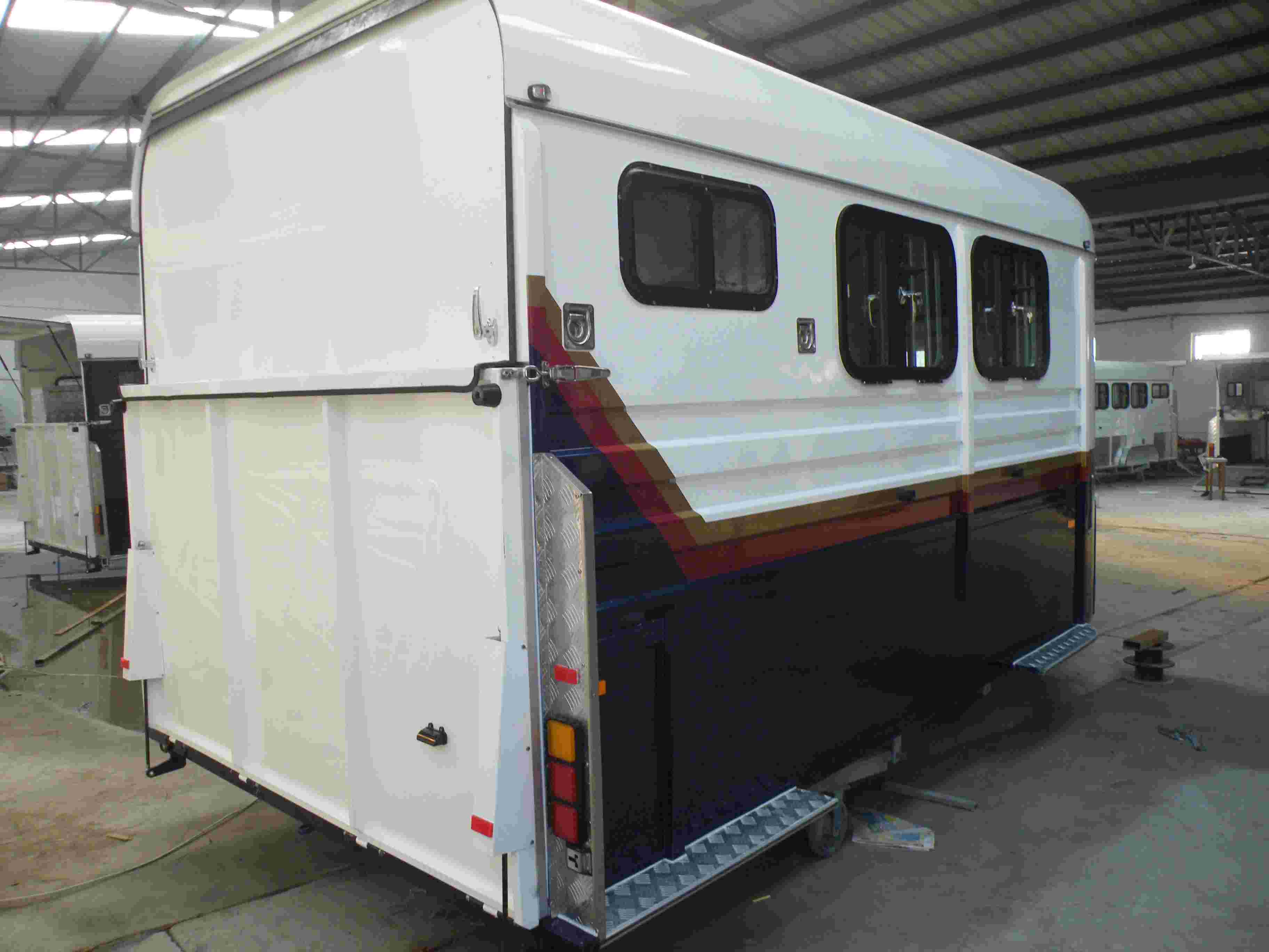 عوامة تحميل زاوية مطولة لحصانين