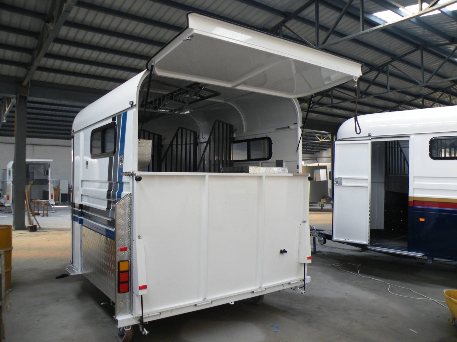 عوامة تحميل زاوية مطولة لحصانين