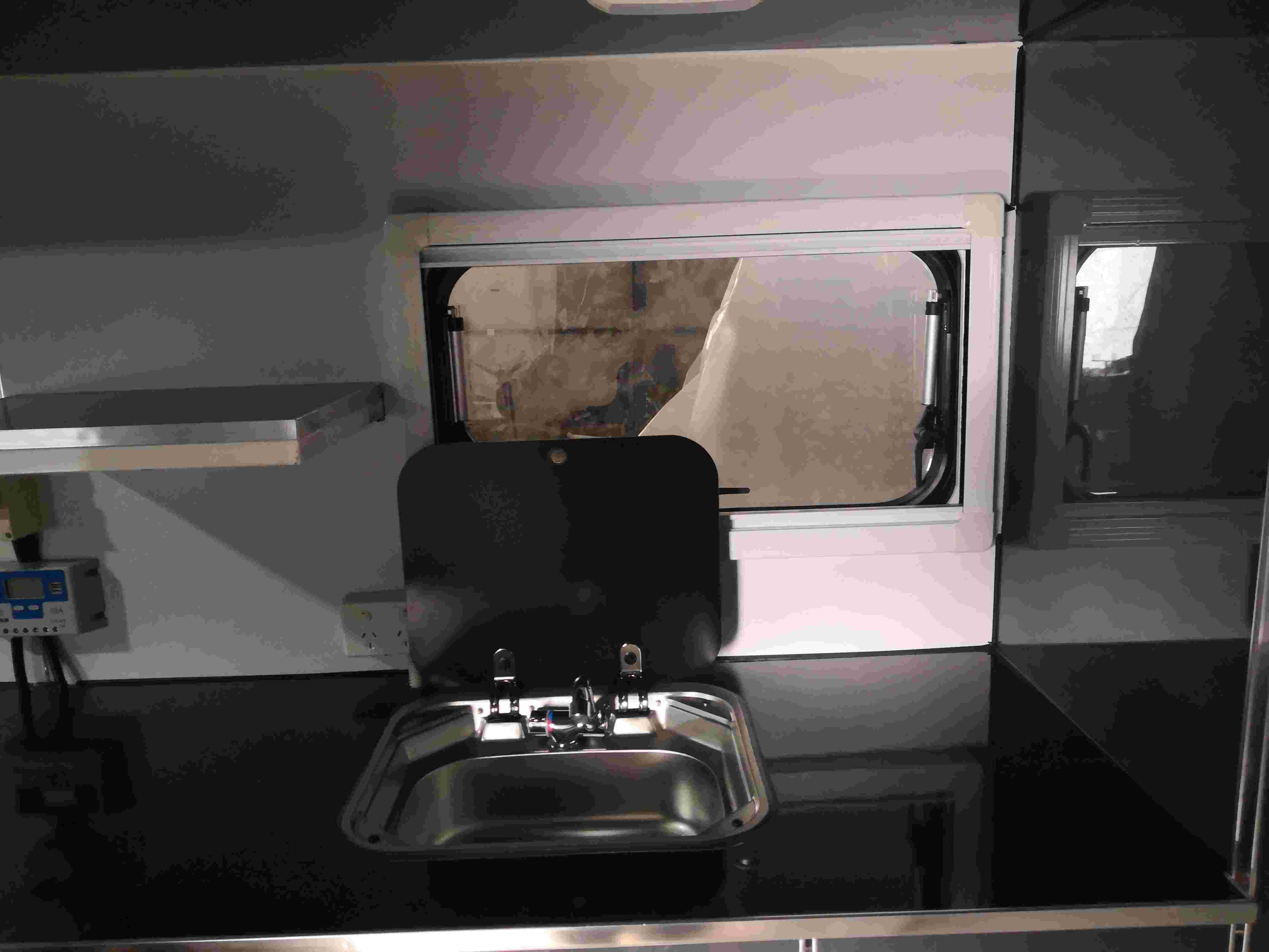 عوامة الحصان المخصصة