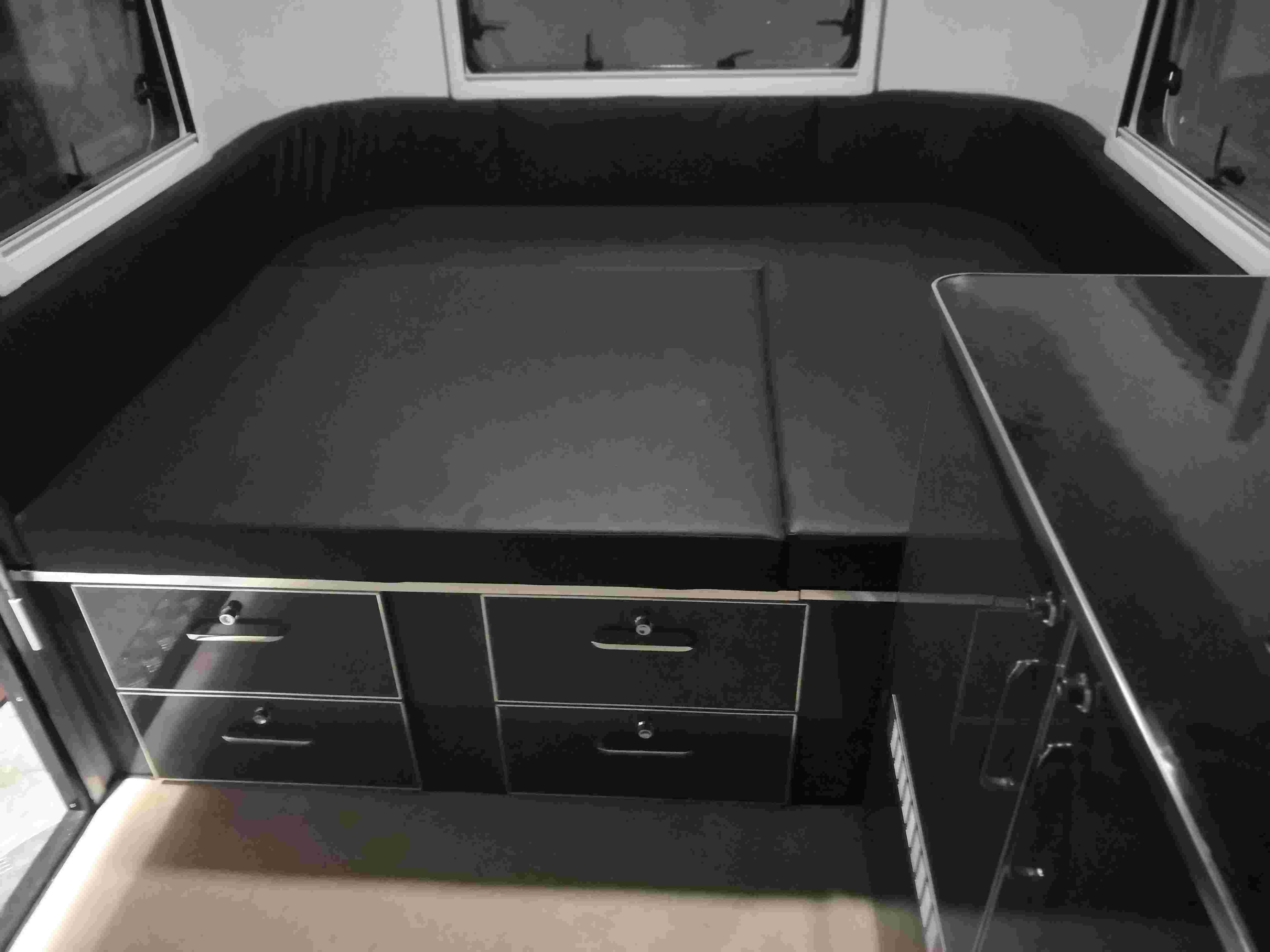 عوامة الحصان المخصصة