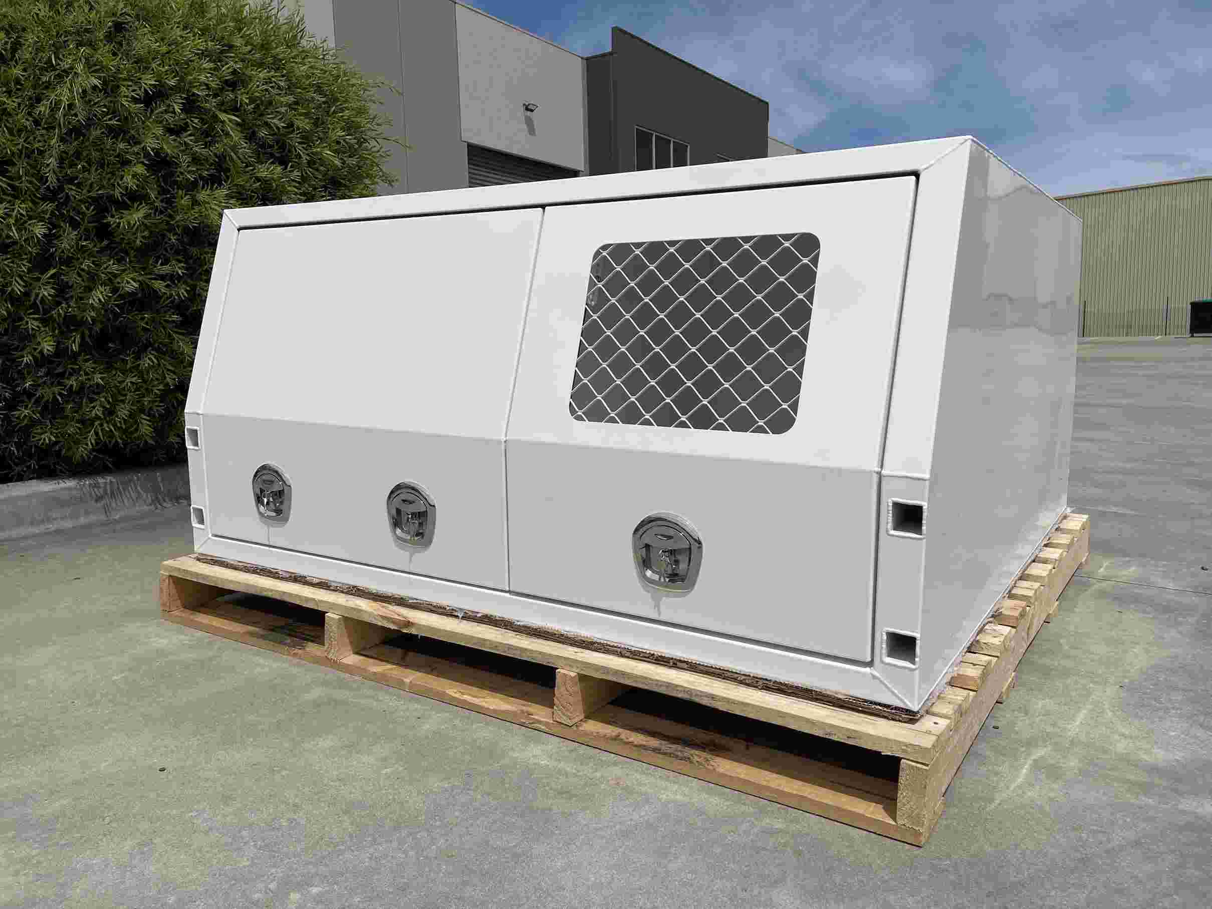 الألومنيوم يوت المظلة