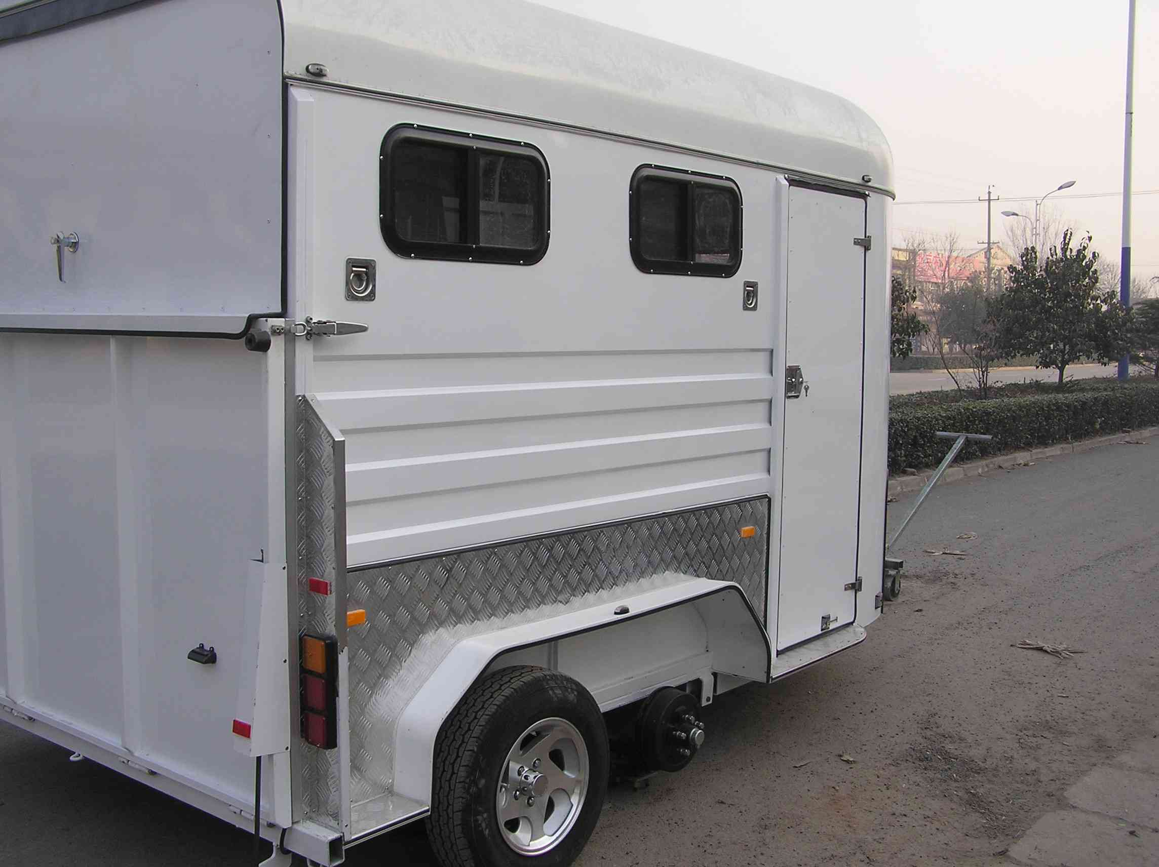 عوامة تحميل زاوية لحصانين