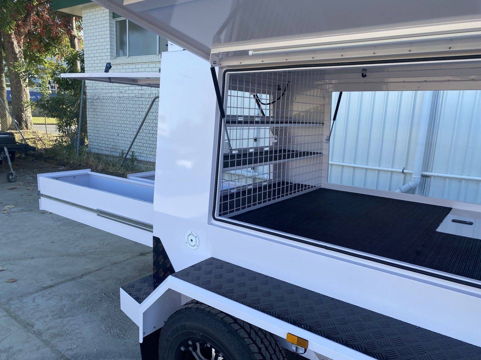 مقطورة تاجر ذات محاور مزدوجة كبيرة الحجم