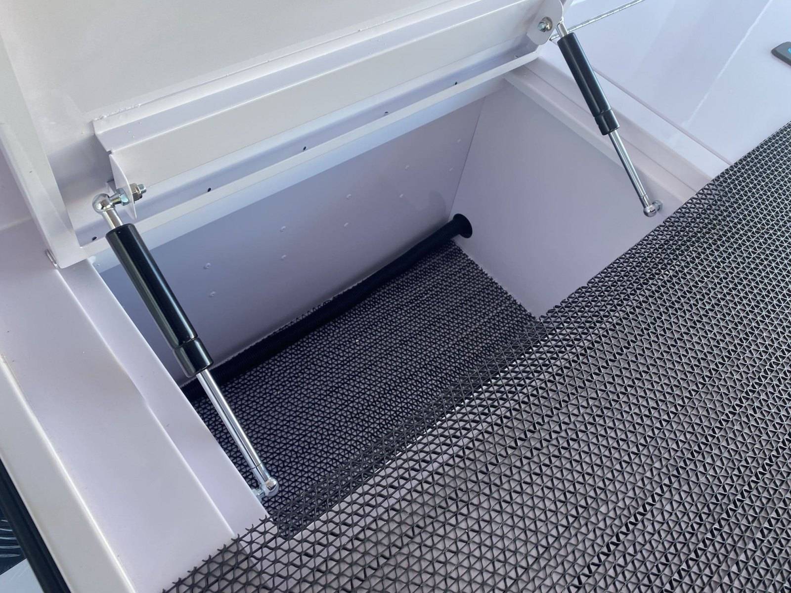 مقطورة تاجر كبيرة ذات محور واحد