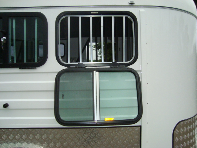 عوامة تحميل زاوية مطولة لحصانين