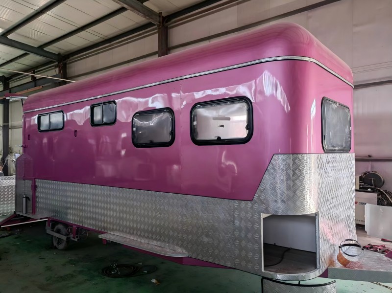 عوامة حصان أمامية مربعة مخصصة