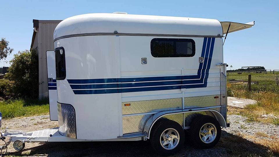 مقطورة حصان ذات تحميل زاوية من النوع القياسي 2 حصان