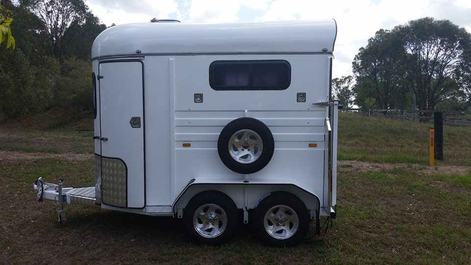 مقطورة حصان من النوع القياسي 2 حصان تحميل مستقيم