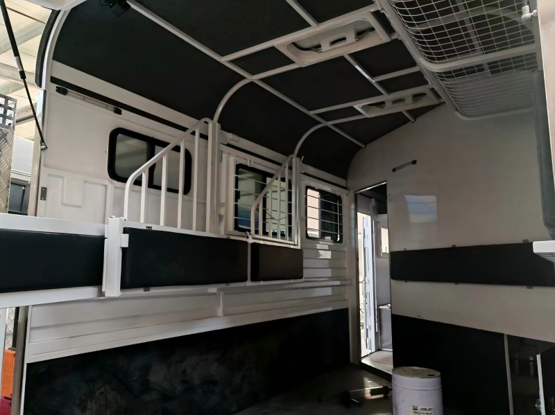 عوامة حصان أمامية مربعة مخصصة