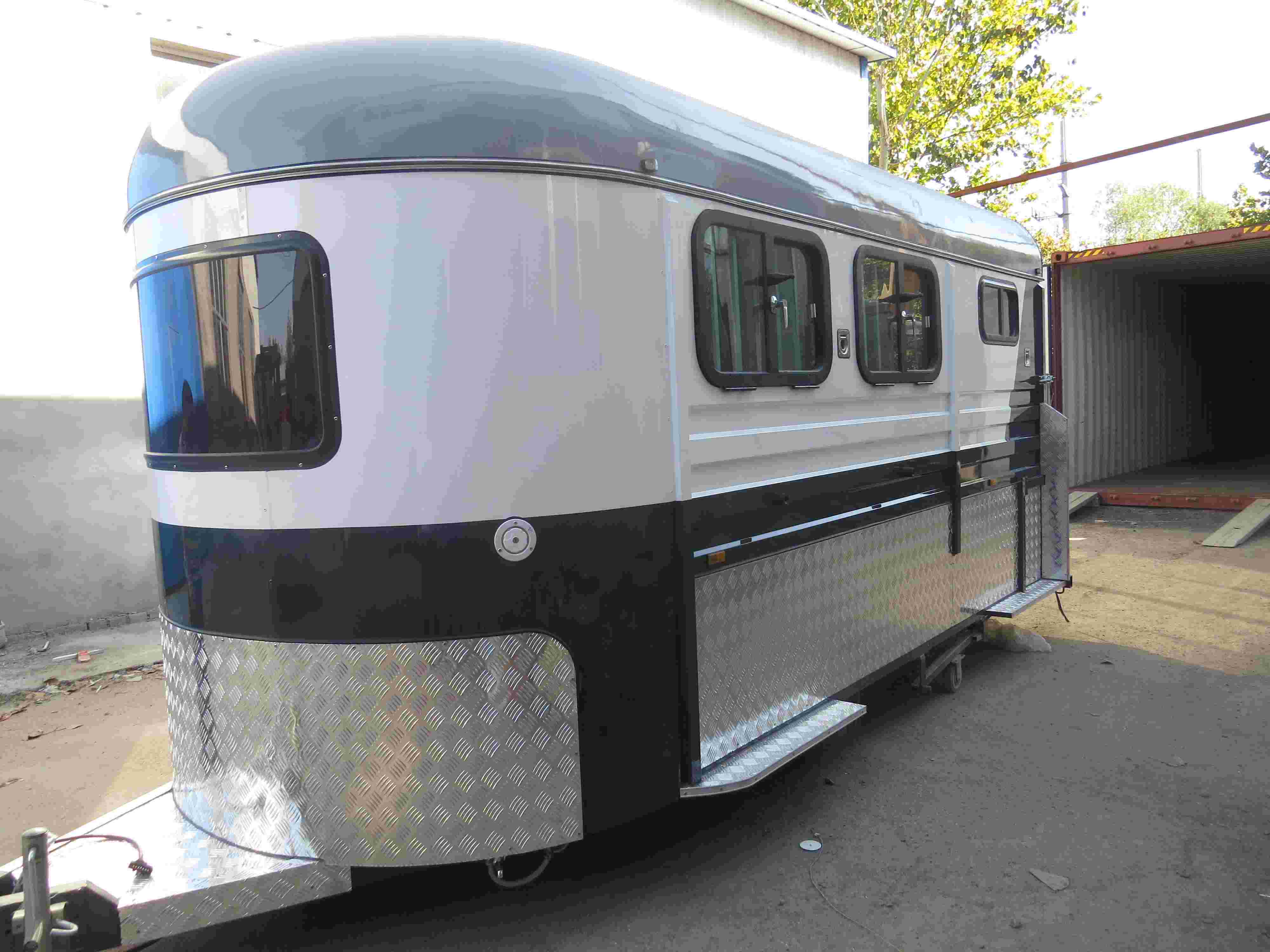 مقطورة حصان ذات تحميل زاوية من النوع القياسي 3 أحصنة