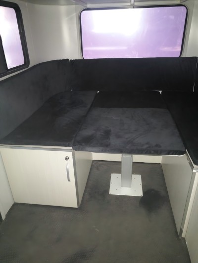 عوامة حصان أمامية مربعة مخصصة