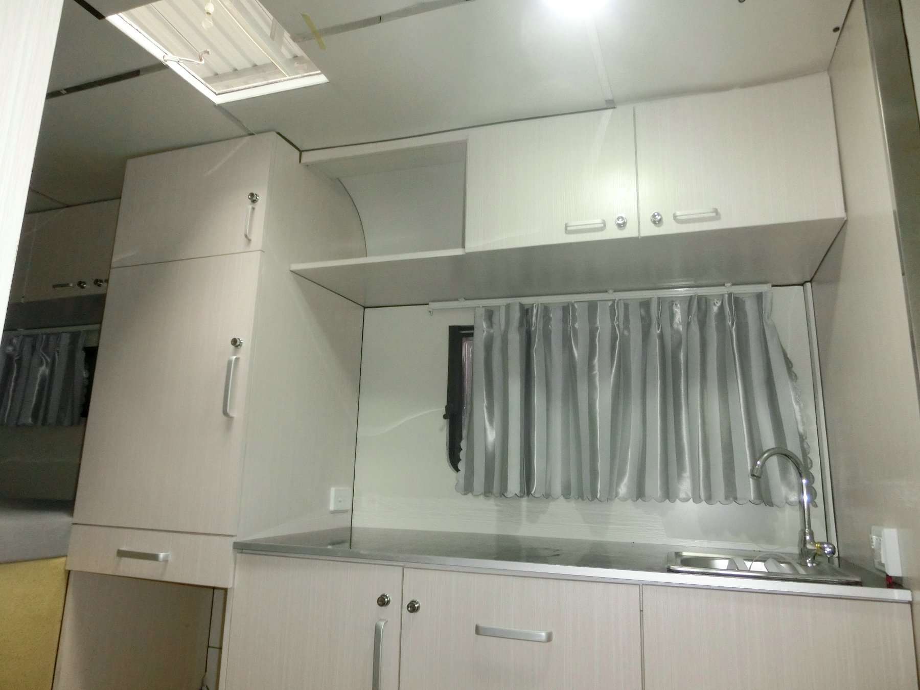 مقطورة حصان أمامية مربعة مصنوعة حسب الطلب