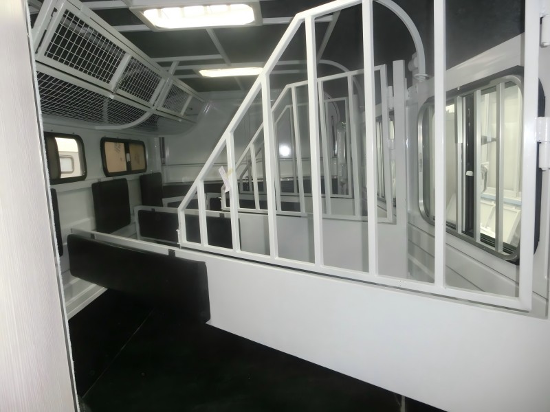 مقطورة حصان أمامية مربعة مصنوعة حسب الطلب مقطورة حصان أمامية مربعة مصنوعة حسب الطلب