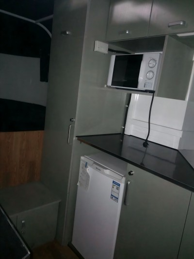 مقطورة حصان أمامية مربعة مصنوعة حسب الطلب مقطورة حصان أمامية مربعة مصنوعة حسب الطلب